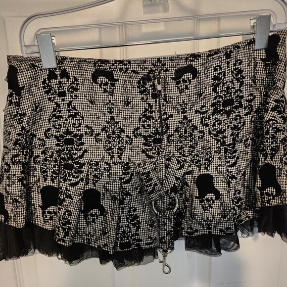 Hell Bunny Skirt - Picture 2 of 3
